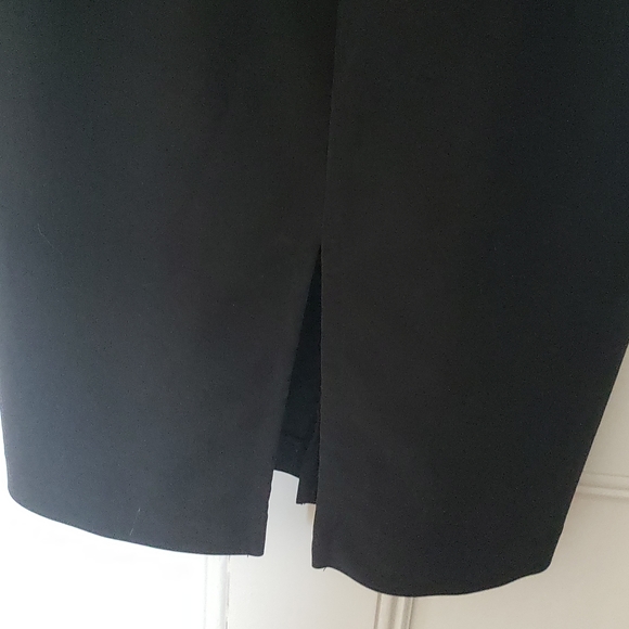 Perfect black dress - Picture 6 of 8